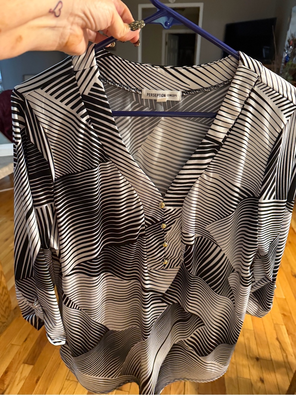 PerSeption Concept Black & White Wavy Stripe V-Neck Button Blouse